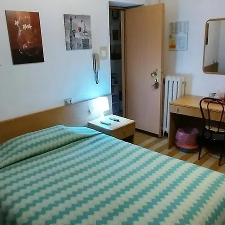 马杰尔酒店